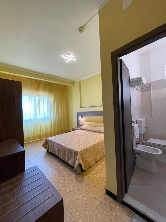 Hotel Robinia Imperia Exterior photo